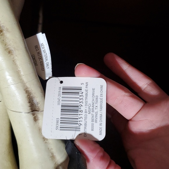 Ashland Halloween Wreath ☠️ Skull & Crossbones - Picture 8 of 8